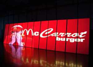 Wifi contrôlé HD P2.5 intérieur au sol LED écran miroir affichage panneau d'affichage écran fixe affiche pour centre commercial ascenseur - Product Image 4