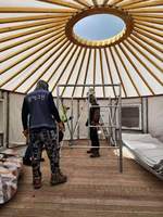 2025 nouveau luxe moins cher prix d'expédition mongol toile tente en plein air glamping Camping yourte maison cloche tentes à vendre