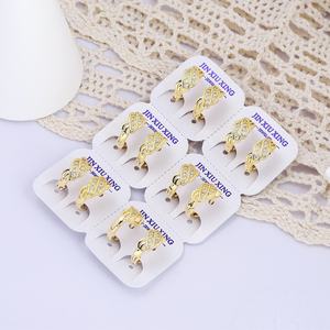 Boucles d'oreilles Jxx en laiton plaqué or 14 carats pour femmes, avec zircone cubique, motif géométrique, style Huggie, bijoux fantaisie en cristal - Product Image 6