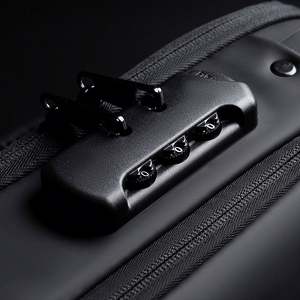 Sac de poitrine imperméable pour homme tendance en vente chaude, sac de voyage avec chargement USB, sac bandoulière pour homme avec serrure - Product Image 4