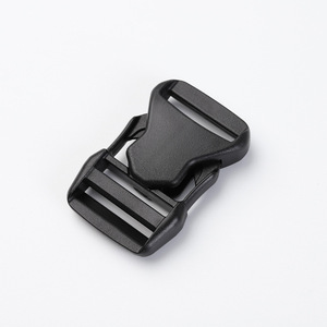 Hebillas Negras de Plástico para Correas de Mochila, 25mm, Cierre Ajustable para Equipamiento de Exterior - Product Image 2