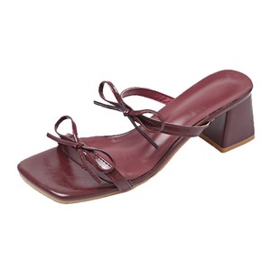 รองเท้าส้นเตี้ยแบบสวมประดับโบว์สวยหรูสำหรับผู้หญิงไซส์ใหญ่ รุ่นใหม่ล่าสุดสำหรับฤดูร้อน สไตล์ฝรั่งเศส ไซส์ 43 ขายส่ง - Product Image 5