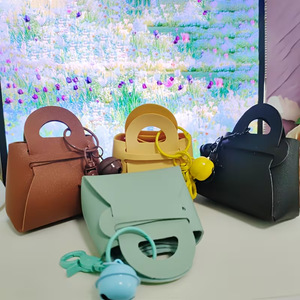 Dispensador de Bolsas para Excrementos de Perro con Llavero, Estuche Portátil Mini para Recoger Desechos de Mascotas con Campana, Diseño Japonés Coreano Lindo, Ideal para Regalo - Product Image 4