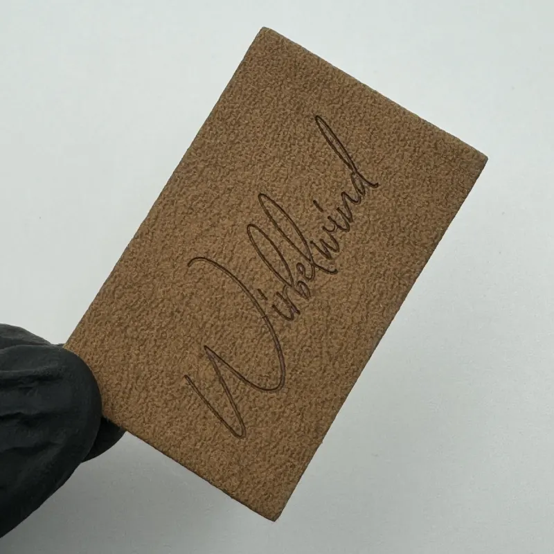 بطاقات العلامات البسيطة المصنوعة من الجلد الصناعي المخصص بطاقات برنز على الملابس بطاقات من الجلد المستدام بطاقة عبارة عن عبارة شكر سريعة وتصميم حسب الطلب