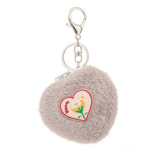 Espejo compacto de doble cara con aumento 3X, de peluche con forma de corazón, llavero de piel sintética, plegable para viaje, acabado plateado, suave y esponjoso para bolsillo - Product Image 3
