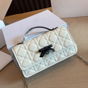 Quilted Chain Bag Women Burgundy Diamond Stitching Bow Shoulder Crossbody Bag Lady Style Everyday Use Spring 2026 - Product Image 3