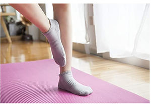 Chaussettes antidérapantes en coton <span class=keywords><strong>pour</strong></span> femmes et hommes, <span class=keywords><strong>pour</strong></span> <span class=keywords><strong>trampoline</strong></span>, sans couture, en PVC, avec grip en silicone - Product Image 4