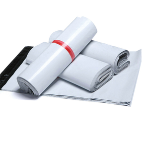 Пользовательские пластиковые почтовые курьерские почтовые пакеты с индивидуальным логотипом одежды, полиэтиленовые почтовые пакеты для упаковки - Product Image 1