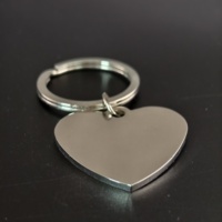 Porte-clés plaqué en forme de cœur pour accessoires personnalisés, collection de fans, cadeau d'entreprise et souvenir d'événement personnalisé