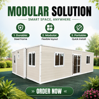 Maison isolée de type australien, construite comme une petite maison ou un logement secondaire, avec des maisons modulaires extensibles pour la résidence dans la cour arrière