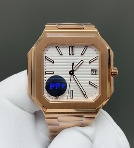 Montre de luxe pour homme, conçue sur mesure, avec affichage du calendrier, cadran en cristal de saphir bleu et bracelet en acier inoxydable - Product Image 1