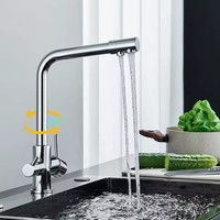 Robinet de cuisine moderne à poignée unique en alliage de zinc avec filtre à eau, noyau de valve en céramique, finition chromée, débit contrôlé