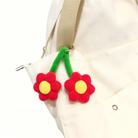 Porte-clés tendance pour filles, fleur rouge en peluche, animal en peluche doux, breloque en coton, cadeau personnalisé mignon