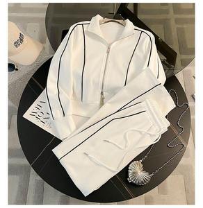 Set Sportivo da Donna alla Moda con Contrasto di Colori, Top e Pantaloni Casual - Product Image 5