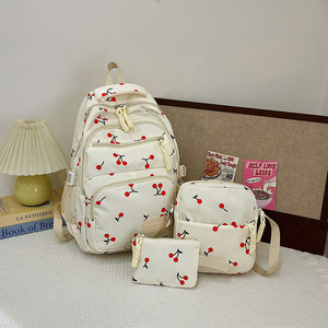 Zaino Vintage a Tema Fragola per Studentesse, Nuovo Set Trendy di Tre Pezzi con Borsa a Tracolla - Product Image 4