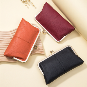 Cartera de Mano de Cuero con Cierre de Beso, Bolsa de Almacenamiento de Gran Capacidad con Múltiples Bolsillos para Teléfono Celular, Tarjetas, Efectivo y Monedas, Bolsa de Mano de Cuero para Mujer - Product Image 2