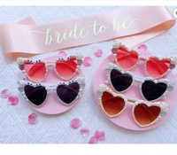 Lunettes de soleil en forme de cœur avec perles pour enterrement de vie de jeune fille, cadeau pour la mariée, les demoiselles d'honneur et les future mariées