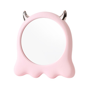 Mignon <span class=keywords><strong>petit</strong></span> <span class=keywords><strong>diable</strong></span> miroir de <span class=keywords><strong>maquillage</strong></span> de bureau peut être accroché ou debout lumière luxe beauté filles dressing miroir usine en gros - Product Image 1