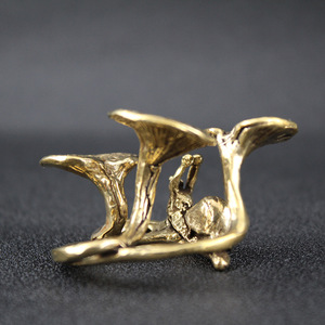 Soporte de incienso de latón con forma de caracol Lingzhi, hecho a mano, adorno chino para mascotas de té, para uso religioso, decoración artesanal de metal - Product Image 3