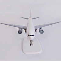 Modèle d'avion en métal moulé sous pression Boeing 777-300ER de 20 cm d'Emirates Airlines avec trains d'atterrissage