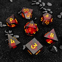Tout nouveau dés liquides à noyau rouge dés en résine transparente à tranchants accessoires de jeu de table ensemble de dés en résine du MDN