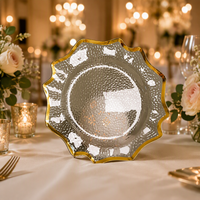 Assiette de Présentation Écologique Transparente de 13 Pouces à Bord Doré et Motif Floral en Dentelle pour Mariage, Fêtes et Banquets – Vaisselle en Plastique Économique