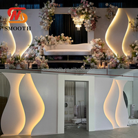 Panneau de fond de scène en acrylique blanc lumineux à LED SMS Luxury Wave pour cérémonie de mariage et décoration d'événements
