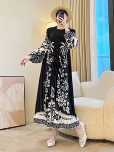 ชุดราตรีเอวธรรมชาติสีดำและสีขาวขนาดใหญ่สำหรับผู้หญิงแขนยาวพิมพ์ลายสีขาวเป็นมิตรต่อสิ่งแวดล้อม - Product Image 3