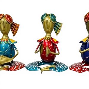 Ensemble de figurines métalliques de musiciens folkloriques traditionnels du Rajasthan (Lot de 3) - Design Art Déco articulé pour les célébrations de Diwali et de mariage - Product Image 1