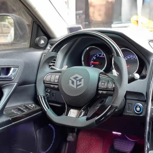 Volant en cuir perforé à moitié, sans garniture centrale, avec LED en carbone pour Toyota Hilux <span class=keywords><strong>GR</strong></span> 86 Land Cruiser Fortuner <span class=keywords><strong>Chr</strong></span> Mark X - Product Image 2