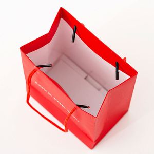 Sacs cadeaux de luxe en papier recyclé noir et blanc avec poignée pour chaussures et vêtements – Vente en gros - Product Image 6