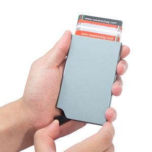 Porte-cartes multifonction pour hommes en aluminium, personnalisable, avec blocage RFID et compatible NFC, tendance, vente en gros - Product Image 4