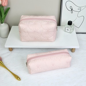 Ensemble de trousses de toilette roses à motif coquillage matelassé, grande capacité, organisateur de voyage portable, usage quotidien - Product Image 4