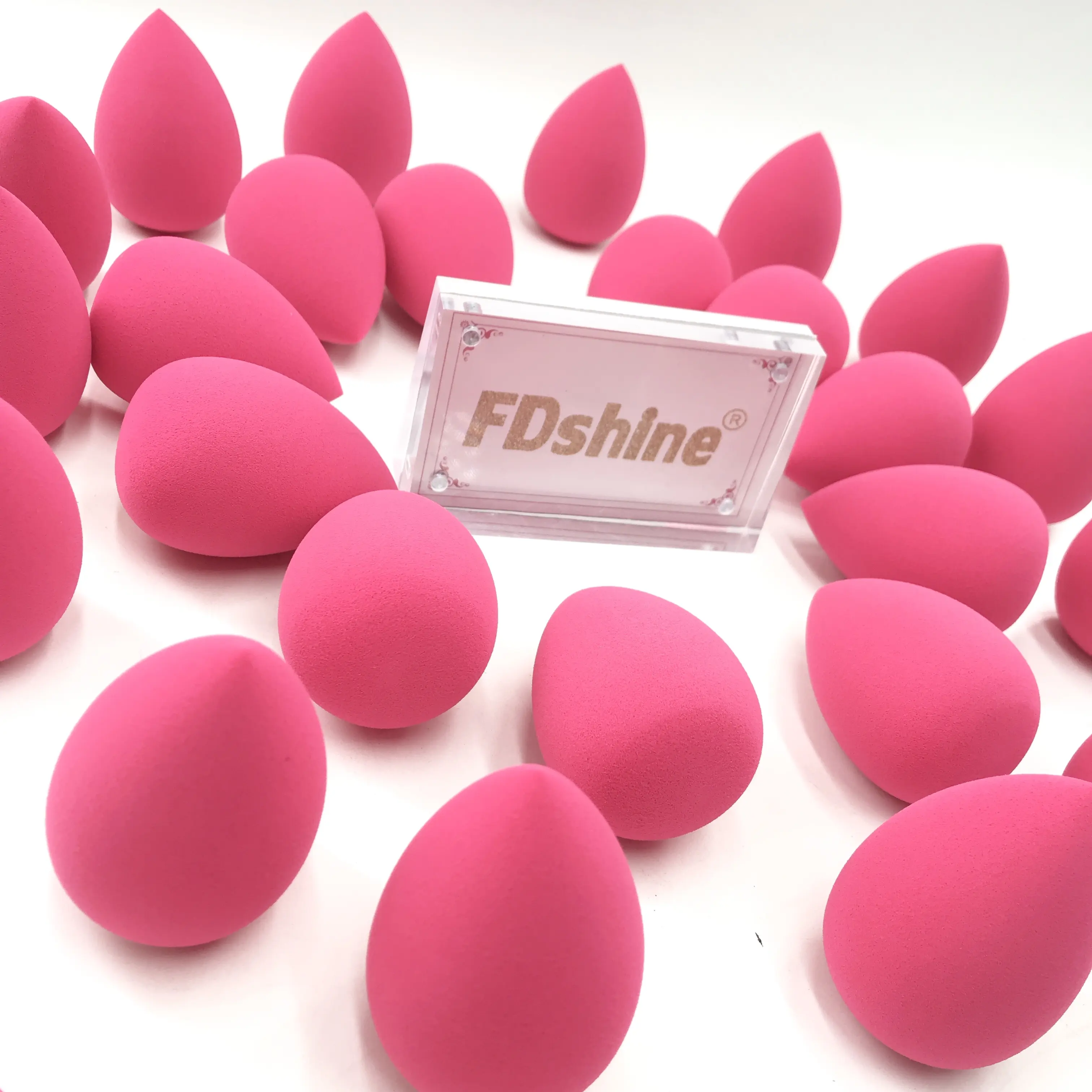 Fabrik OEM bunte Make-up Mixer Puder quaste Foundation Applikator Schwämme neue Schönheit maßge schneiderte Make-up kosmetische Werkzeuge