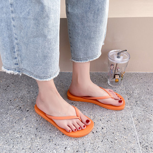 Tongs légères en PVC pour femmes, sandales d'été d'extérieur, antidérapantes, pour salle de bain, plage, style tendance - Product Image 2