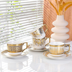 Juego de Tazas de Café de Cerámica Europea con Platillo, Diseño Estampado en Caliente, Capacidad de 401-500 ml, Apto para Lavavajillas y Microondas, Patrón de Dibujos Animados, para Fiestas - Product Image 5