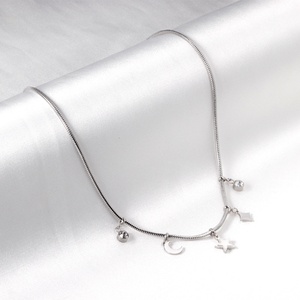 Collar con Colgante de Estrella y Luna de Diamantes, Diseño Nuevo 2022, Joyería Popular de Acero Inoxidable, Chapado en Oro de 18k - Product Image 4