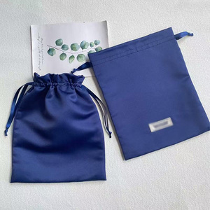 Sac de rangement anti-poussière en satin brillant - Product Image 2