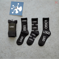 Chaussettes Crew en coton de bambou personnalisées avec motif 3D Chaussettes de sport d'été tricotées Technics de marque privée avec logo personnalisé sur le bas