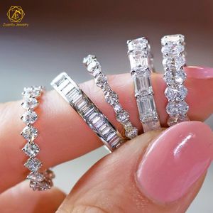 Bague éternelle en or pur 18k 14k avec diamant synthétique de laboratoire certifié IGI, taille ovale émeraude, pavé, sertie de bézel - Product Image 1