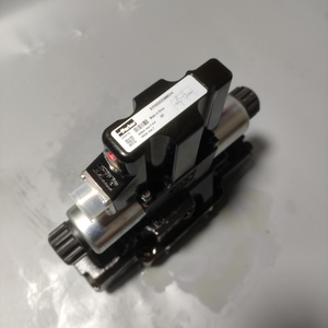 Distributeur hydraulique proportionnel 3 voies NG16 CETOP7 350 bars avec OBE pour machine D41FBE01FC4NF00 - Product Image 3