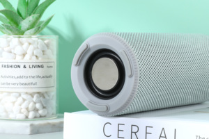 Draagbare draadloze speaker van textiel met acryl lens, draaiknop voor <span class=keywords><strong>volume</strong></span>-aanpassing, ondersteuning voor TWS, riemkoord, kolomvormig, geschikt voor buitengebruik - Product Image 3