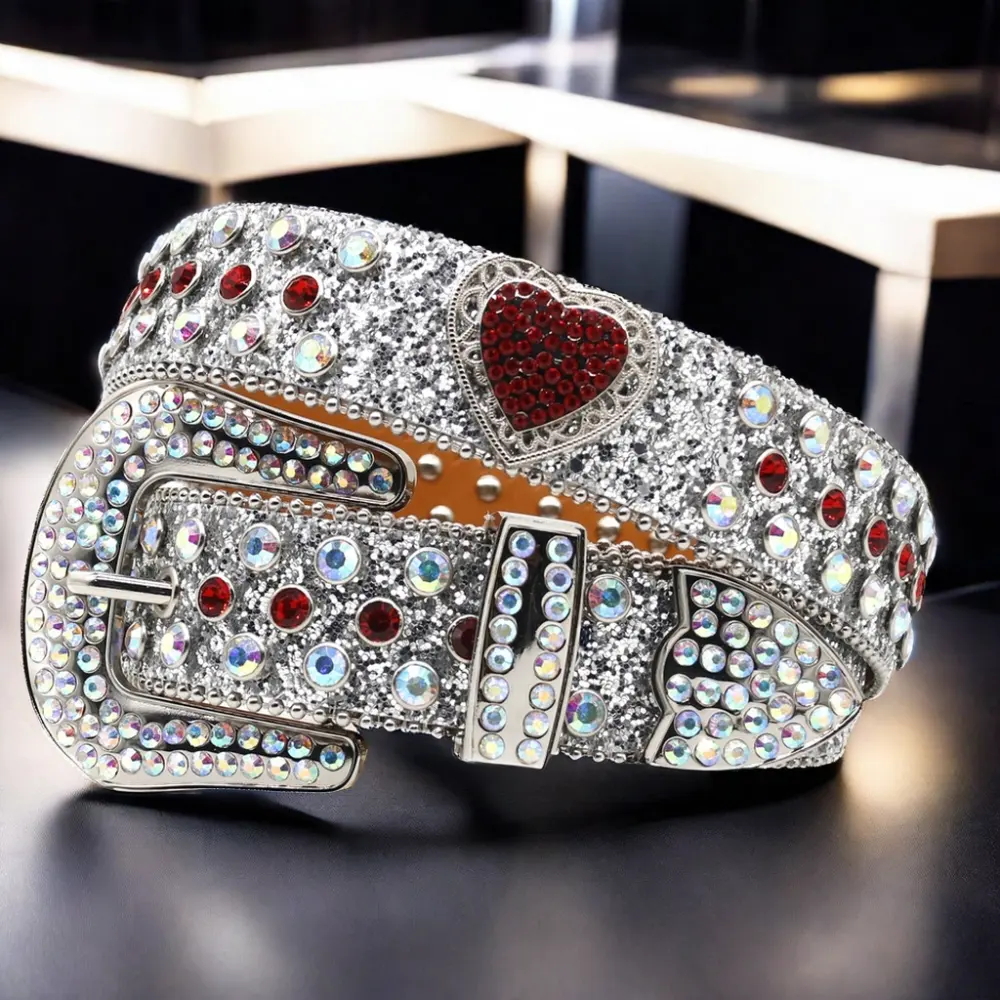 Grande largeur de ceinture pour hommes de luxe occidental de haute qualité avec strass en cristal et amour Design Punk Fashion Trend Buckle Style