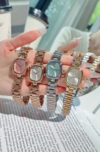 Reloj de Cuarzo Rectangular de Acero Inoxidable para Mujer con Esfera Color Menta y Detalles de Diamantes, Reloj Analógico Elegante y Moderno - Product Image 6