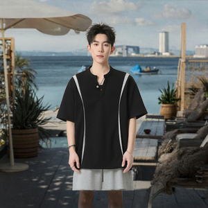 เสื้อยืดแขนสั้นสีดำทรงโอเวอร์ไซส์สำหรับผู้ชาย แต่งขอบตัดกันด้วยผ้าถัก สไตล์ลำลอง สีพื้น สตรีทแวร์ - Product Image 3