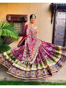 Conjunto de Lehenga Choli Dupatta de Algodón Muslin Pesado con Estampado Digital para Mujer, Ideal para Festivales Tradicionales, Bodas y Fiestas - Product Image 2