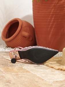 <span class=keywords><strong>Sandalias</strong></span> <span class=keywords><strong>de</strong></span> tacón alto <span class=keywords><strong>para</strong></span> mujer con punta en pico, <span class=keywords><strong>de</strong></span> verano, con pedrería, personalizables <span class=keywords><strong>de</strong></span> fábrica, con logotipo, OEM, ODM, irregulares - Product Image 6