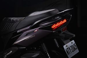 Feu arrière multifonctionnel à LED pour moto Version universelle Coque blanche pour Sym Jetsl - Product Image 3