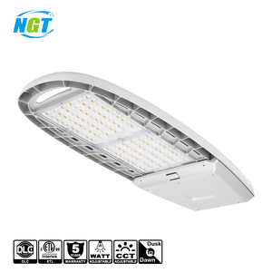 Lampe LED extérieure intelligente étanche IP65 en aluminium, 70W, 100W, 135W, 200W, pour jardin, en stock aux États-Unis - Product Image 1