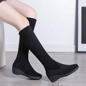 Botas de tacón alto de diseñador para mujer, hasta la rodilla, cómodas y delgadas, para otoño e invierno, con forro de terciopelo, cintura elástica y parte superior de ante. - Product Image 5